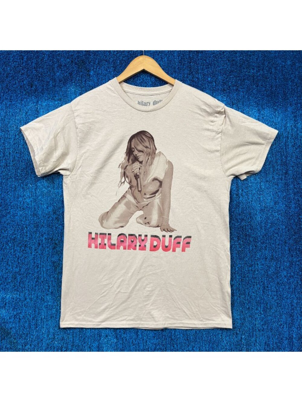 Hilary Duff "The Lucky Me Tour" Graphic T-Shirt Size Medium
